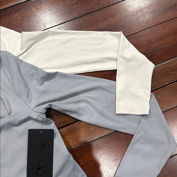 90 Degree By Reflex Gray and Cream Crop Tops - Picture 3 of 6